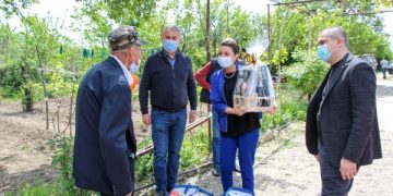 კომპანია ,,კარფურის” მხარდაჭერით რეგიონში მცხოვრებ ვეტერანებს საჩუქრები გადაეცათ