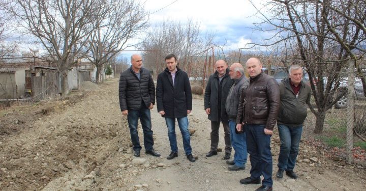 ქარელში საგზაო ინფრასტრუქტურის მოწყობა მიმდინარეობს