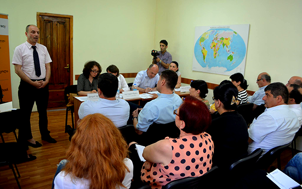 გორის დემოკრატიის სკოლაში წინასაარჩევნო გარემოზე იმსჯელეს