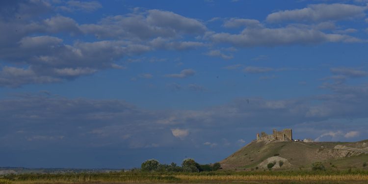 ქარელის ტურისტული ობიექტები