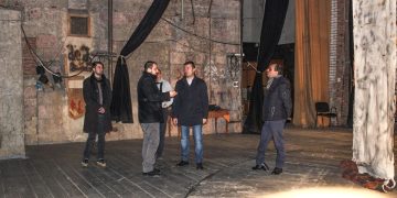 რწმუნებული ერისთავის თეატრის დასის წევრებს შეხვდა