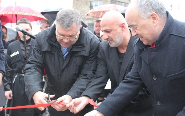 გორში, წმინდა წყლის დასახლებაში ახალი სკვერი გაიხსნა