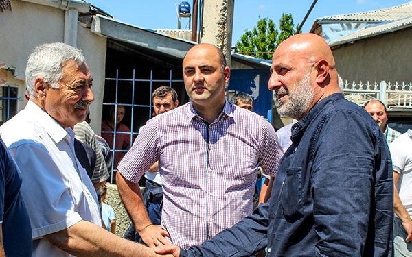 კახა სამხარაძემ ქარელში მცხოვრებ აზერბაიჯანელებს რამადან – ბაირამი მიულოცა