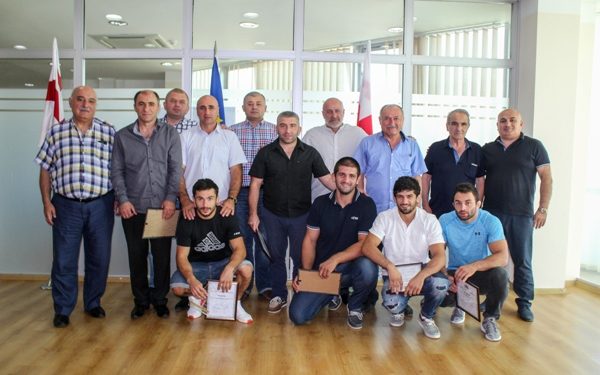 გუბერნატორმა მსოფლიო ჩემპიონატის მონაწილე სპორტსმენები დააჯილდოვა