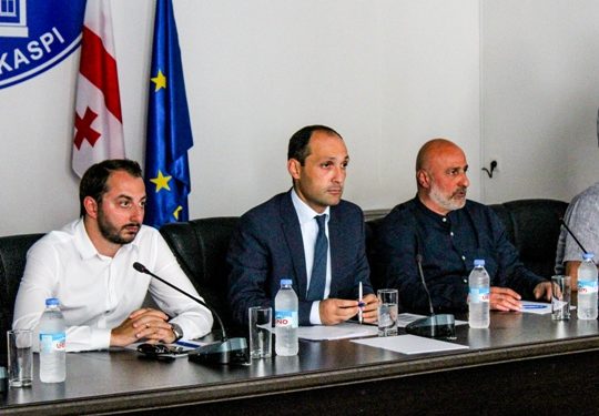 ლევან დავითაშვილი კასპში ფერმერებს შეხვდა