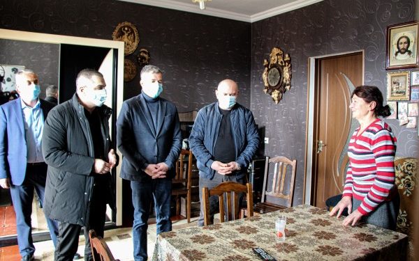 მამუკა საღარეიშვილმა ზაზა გახელაძის ოჯახი მოინახულა