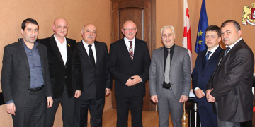 გუბერნატორმა უცხოურ დელეგაციებს უმასპინძლა