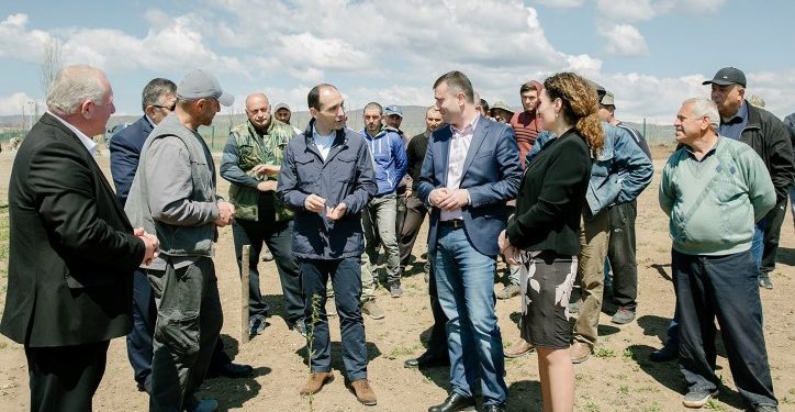 გამყოფ ხაზთან მდებარე სოფლებში, ფერმერები დამატებითი ხელშეწყობით ისარგებლებენ