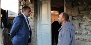 გუბერნიის ადმინისტრაციის თანამშრომლებმა ნინიკაშვილების ოჯახი მოინახულეს