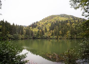 ბატეთის ტბა