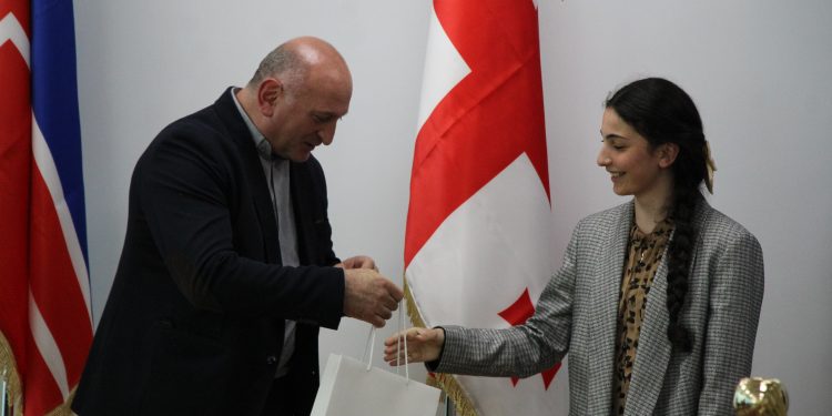 სიმონ გულედანი ახალგაზრდებს შეხვდა