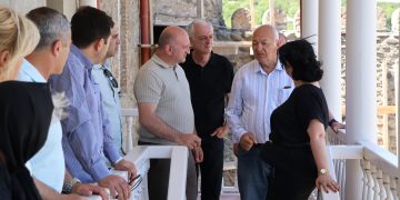 საოკუპაციო ხაზთან მდებარე სოფელ ავლევში შიდა გზის მოწყობა მიმდინარეობს