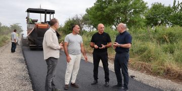 საოკუპაციო ხაზთან მდებარე სოფელ ავლევში შიდა გზის მოწყობა მიმდინარეობს