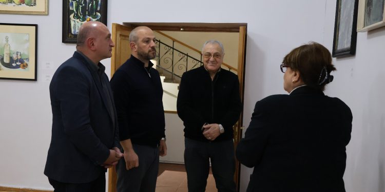 სიმონ გულედანმა ხაშურის ახლადარჩეული მერი მუნიციპალიტეტის თანამშრომლებს წარუდგინა