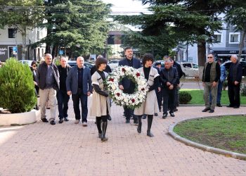 სიმონ გულედანმა ხაშურის ახლადარჩეული მერი მუნიციპალიტეტის თანამშრომლებს წარუდგინა