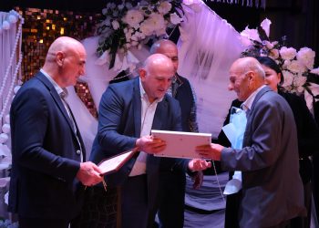 სიმონ გულედანმა ხაშურის ახლადარჩეული მერი მუნიციპალიტეტის თანამშრომლებს წარუდგინა