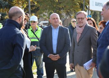 სიმონ გულედანმა ხაშურის ახლადარჩეული მერი მუნიციპალიტეტის თანამშრომლებს წარუდგინა