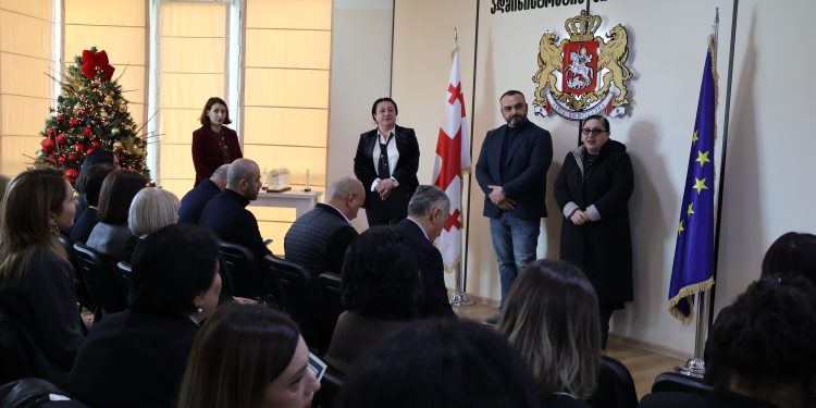 რეგიონში შემავალი მუნიციპალიტეტების თანამშრომლები გაწეული საქმიანობისთვის დაჯილდოვდნენ