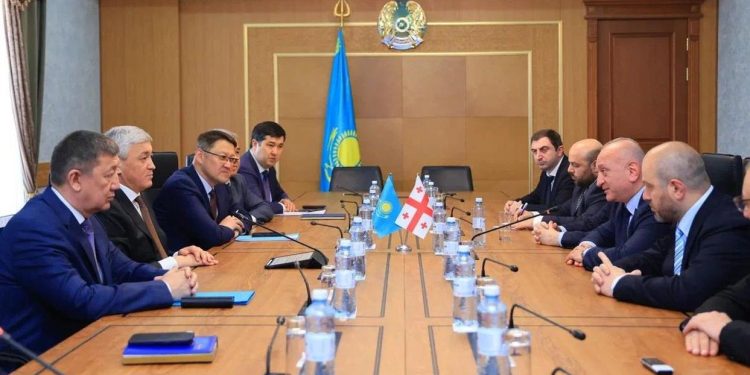 შიდა ქართლის სახელმწიფო რწმუნებული სიმონ გულედანი ოფიციალური ვიზიტით ყაზახეთში იმყოფება