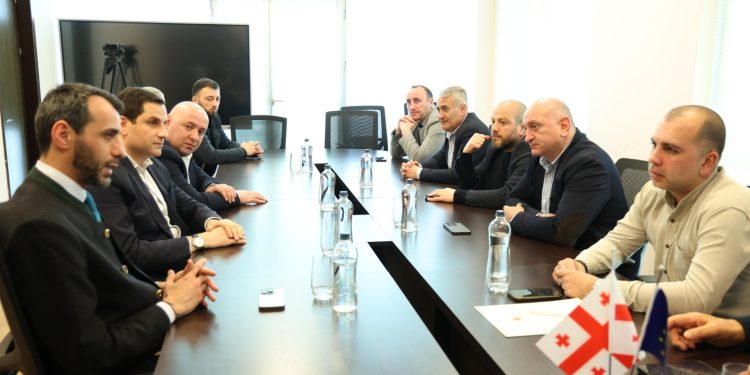 გარემოს დაცვისა და სოფლის მეურნეობის მინისტრი სახელმწიფო რწმუნებულებსა და მერებს შეხვდა