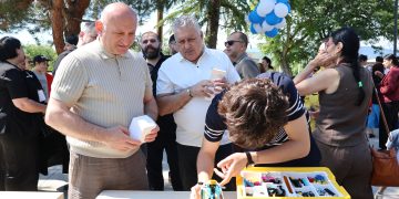სიმონ გულდედანი  STEAM პროგრამის შემაჯამებელ ღონისძიებას დაესწრო