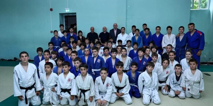 სიმონ გულდედანი STEAM პროგრამის შემაჯამებელ ღონისძიებას დაესწრო