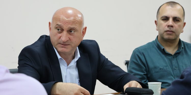 დევნილთა საკითხებთან დაკავშრებით სიმონ გულედანმა სამუშაო შეხვედრა გამართა